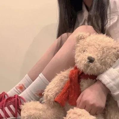 富二代被曝走后门进组，短时间内时装周T台画面流出